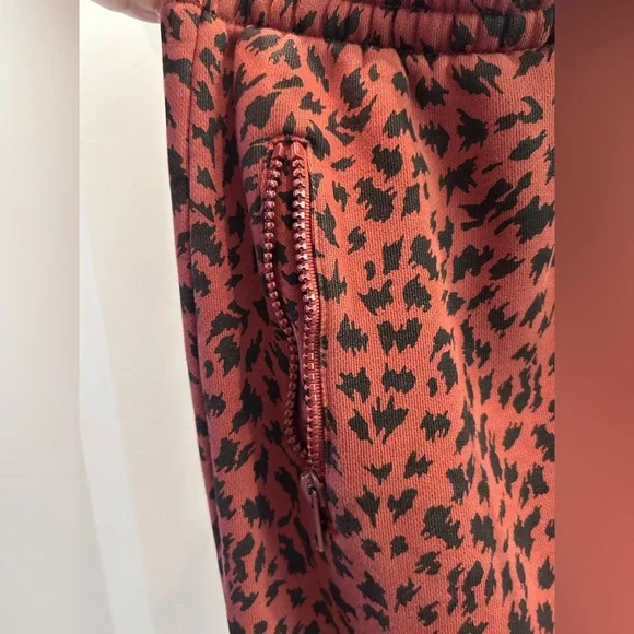 Leopard Crew Neck Sweater & Sweatpants les girls les boys matching set m - Picture 7 of 8